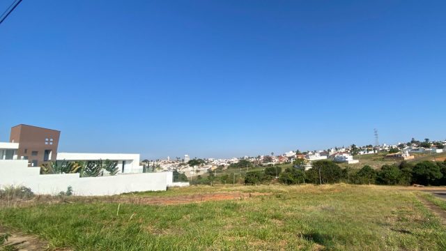 Lote Martim Gallego com excelente localização .