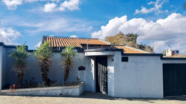 Casa disponível para venda situada no bairro Jardim Ipiranga na cidade de Patrocínio.