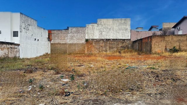 Vende – se este Lote no Bairro Morada Nova em Patrocínio- MG