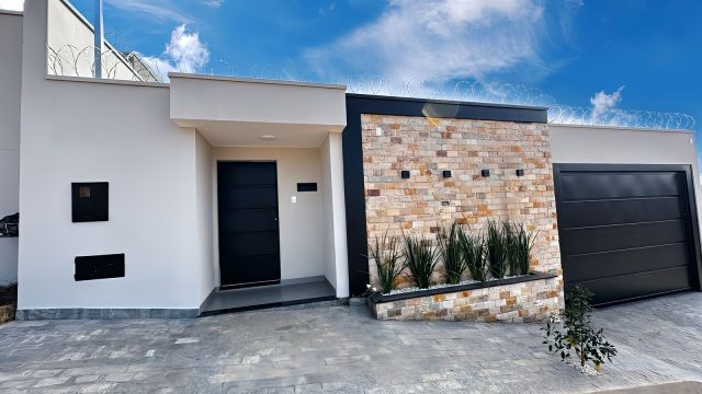 Vende-se Casa no bairro Jardim das Oliveiras na cidade de Patrocínio.