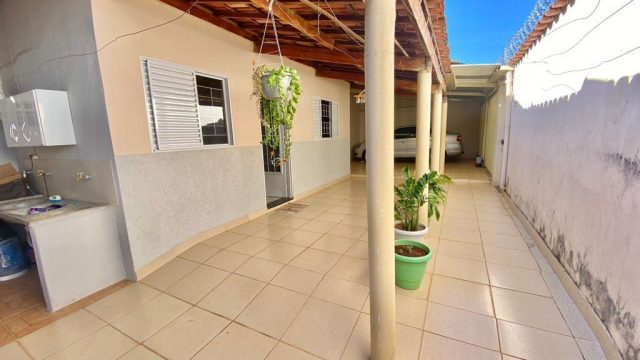 Vende-se Casa no bairro Santo Antônio na cidade de Patrocínio.