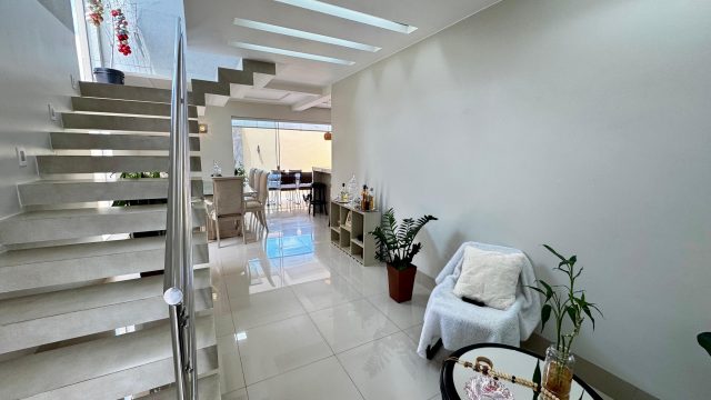 Vende-se Casa no bairro Parque dos Pássaros na cidade de Patrocínio.