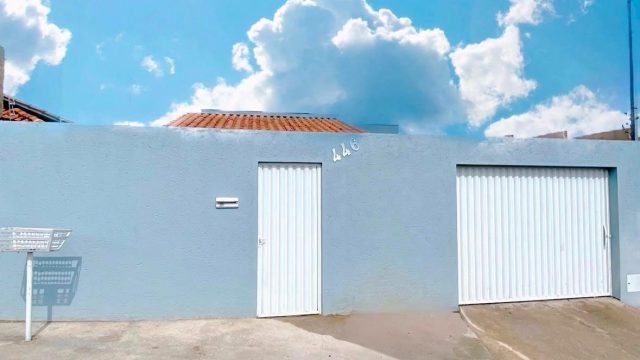 Linda casa situada no bairro Eneias Ferreira de Aguiar na cidade de Patrocínio.