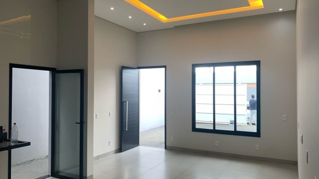 Vende-se casa no Dona Diva