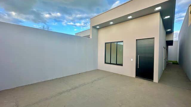 Vende-se casa no Dona Diva